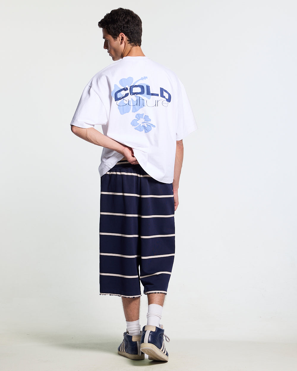 TROPICAL FEVER TEE WHITE - white hibiscus print tee, back view on male model - Cold Culture #man