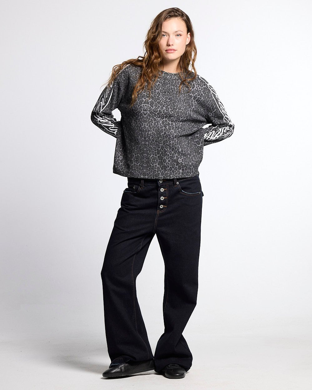 BLURRED V5 BOOTCUT PANTS RAW DENIM - raw denim bootcut pants, front view on female model - Cold Culture #woman