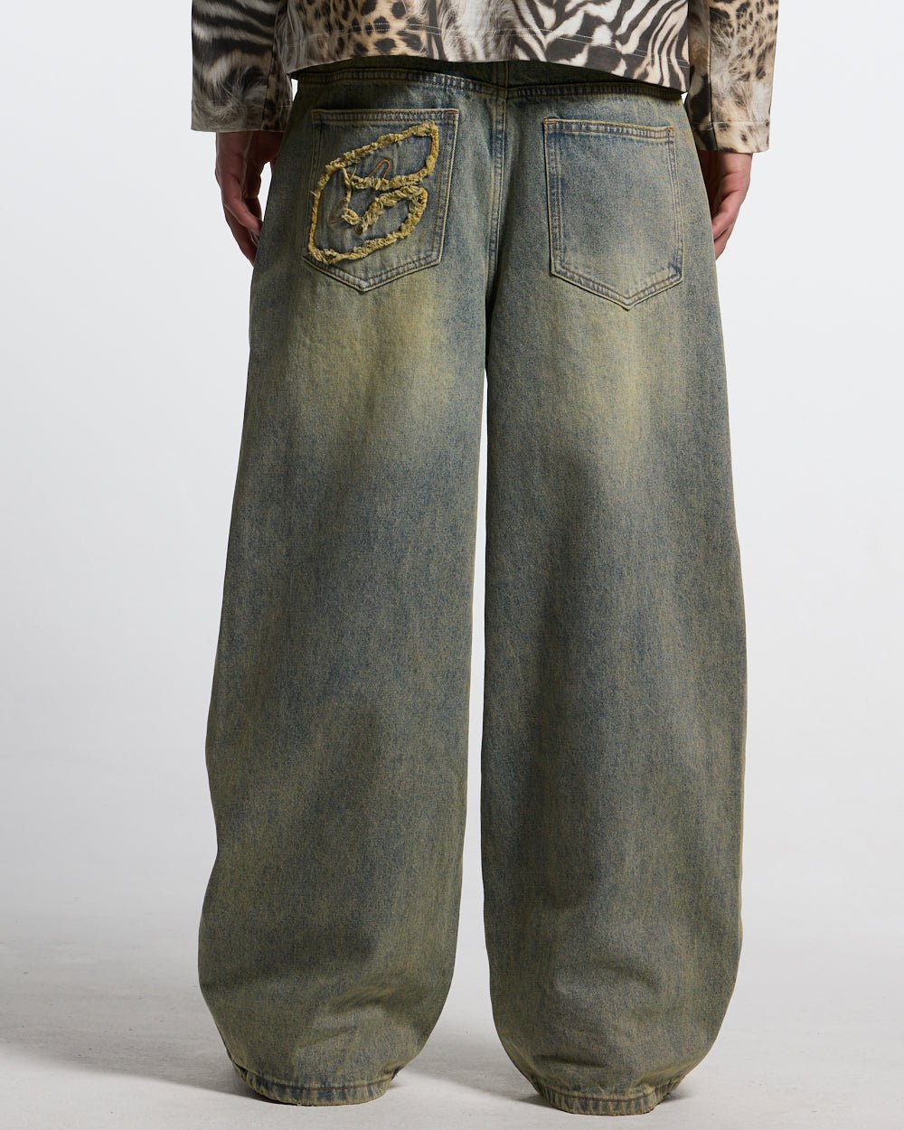 C V2 PANTS DIRTY LIGHT DENIM - light wash baggy denim pants, back view on male model - Cold Culture