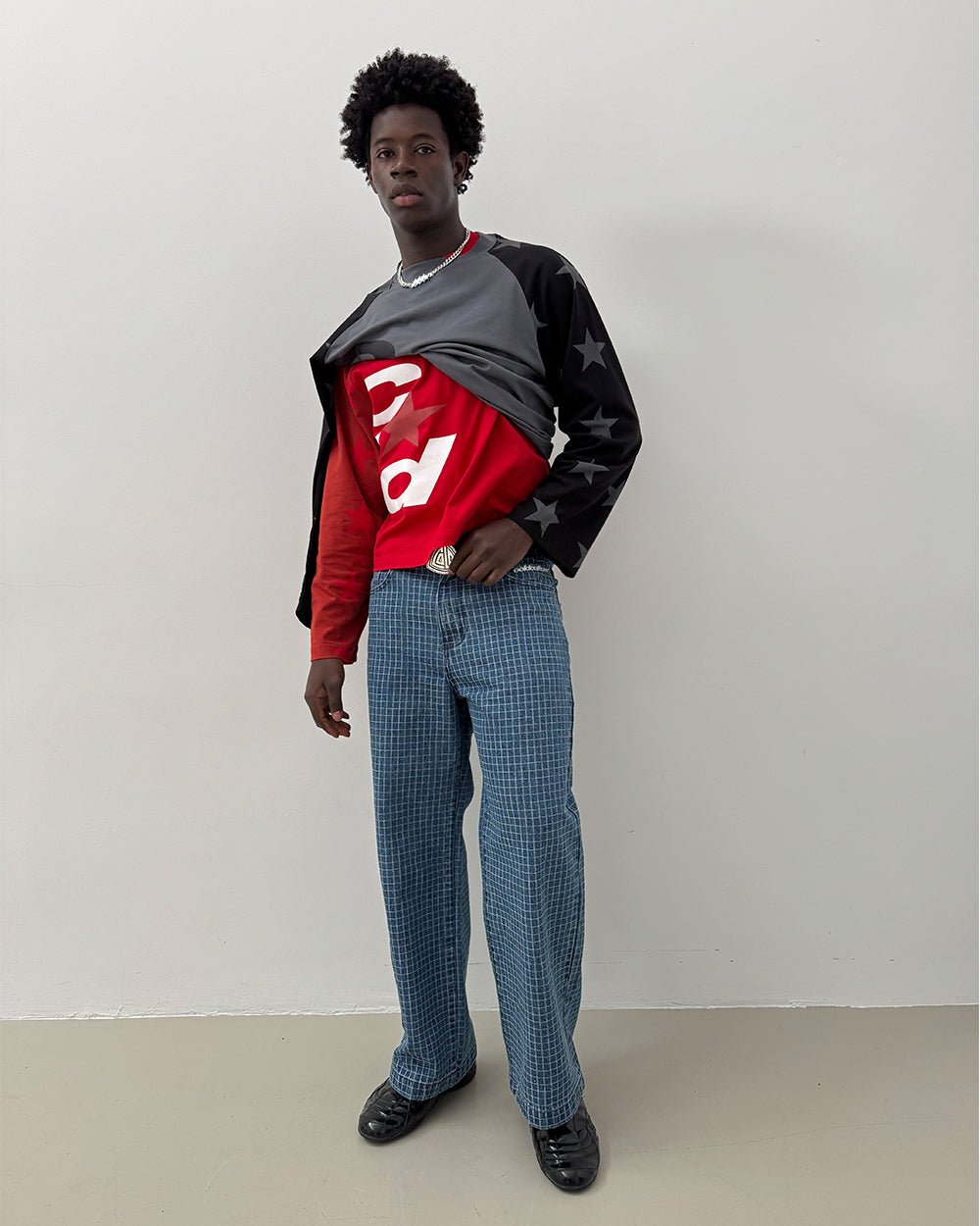CONSTELLATION LONGSLEEVE RED & BURGUNDY - red star print longsleeve tee, street style shot - Cold Culture #man