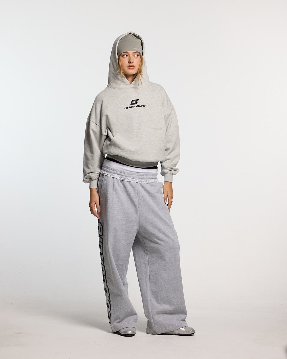 CURVED HOODIE GREY VIGORÉ - Cold Culture #woman