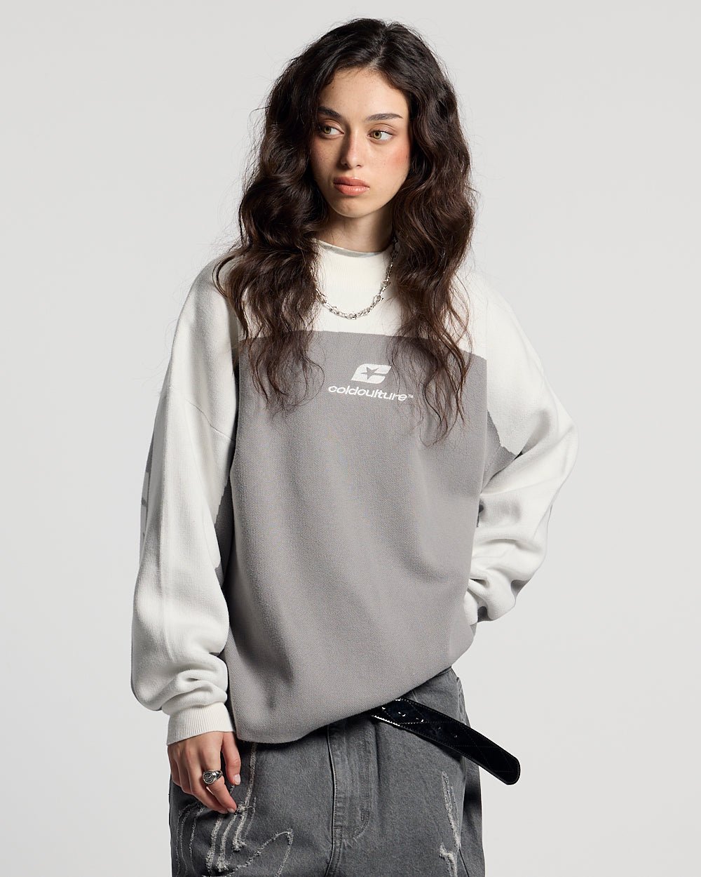 CURVED KNIT GREY & WHITE - grey and white knit sweater, front view on female model - Cold Culture #woman