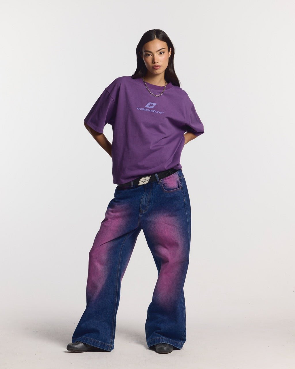 CURVED TEE BURGUNDY & PURPLE - purple oversized tee, front view on female model - Cold Culture #woman