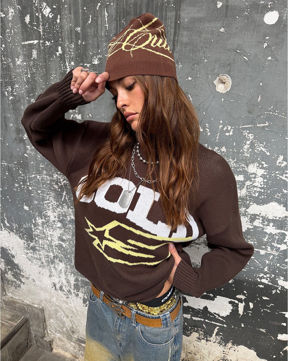 DAILY KNIT BROWN - brown graphic print knit sweater, street style shot - Cold Culture #woman