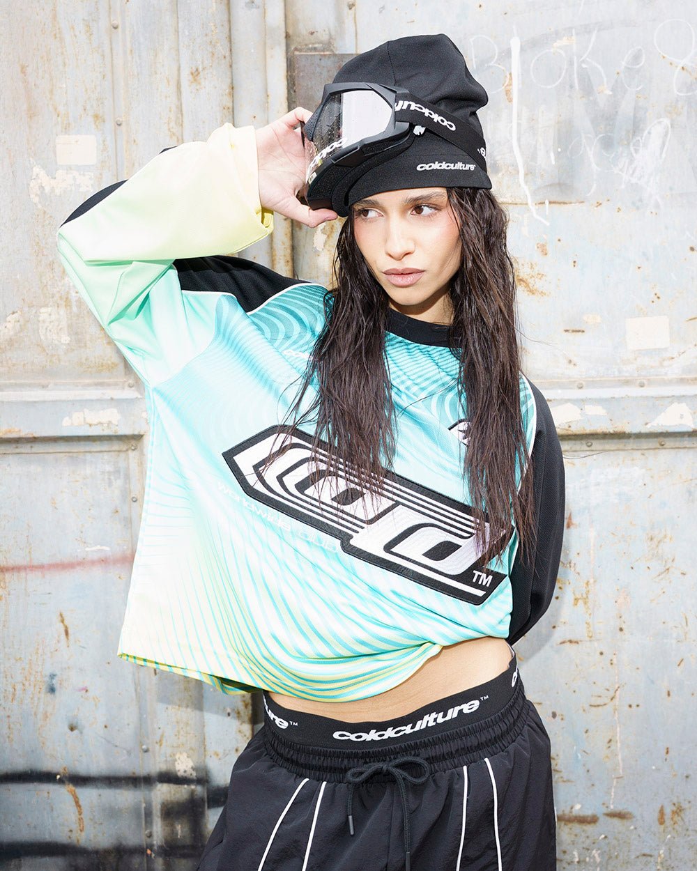 DIFFUSION LONGSLEEVE GREEN - green gradient longsleeve tee, street style shot - Cold Culture #woman