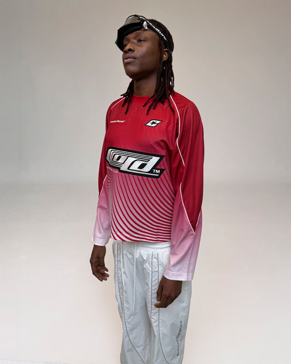 DIFFUSION LONGSLEEVE RED & WHITE - red and white gradient longsleeve tee, front view on male model - Cold Culture #man