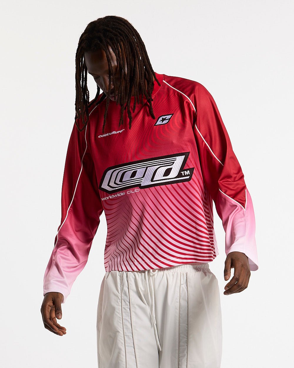 DIFFUSION LONGSLEEVE RED & WHITE - red and white gradient longsleeve tee, front view on male model - Cold Culture #man