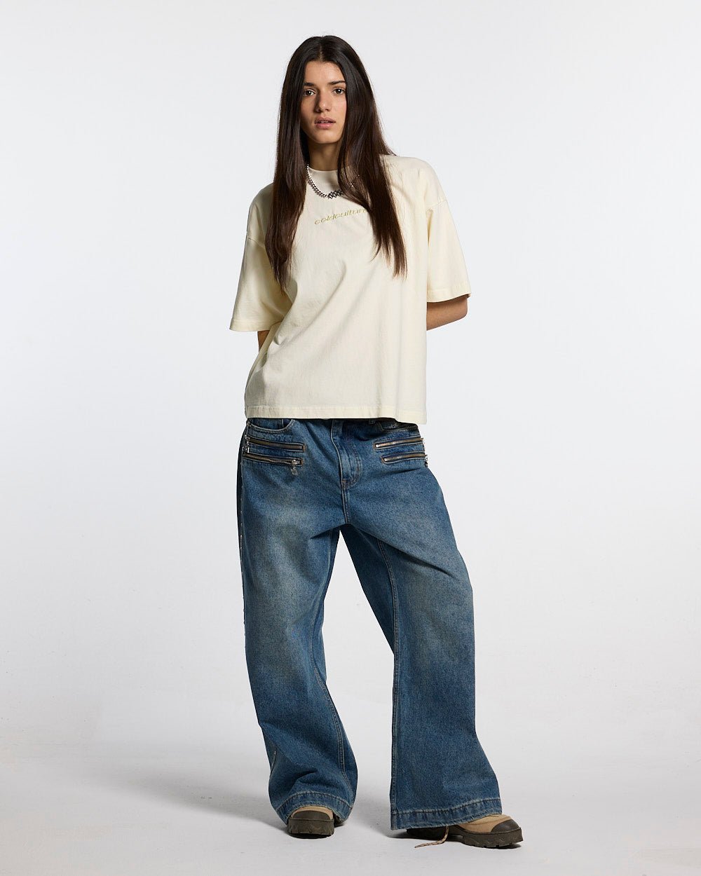 DISTRESS CURVED TEE CREAM - cream distressed tee, front view on female model - Cold Culture #woman