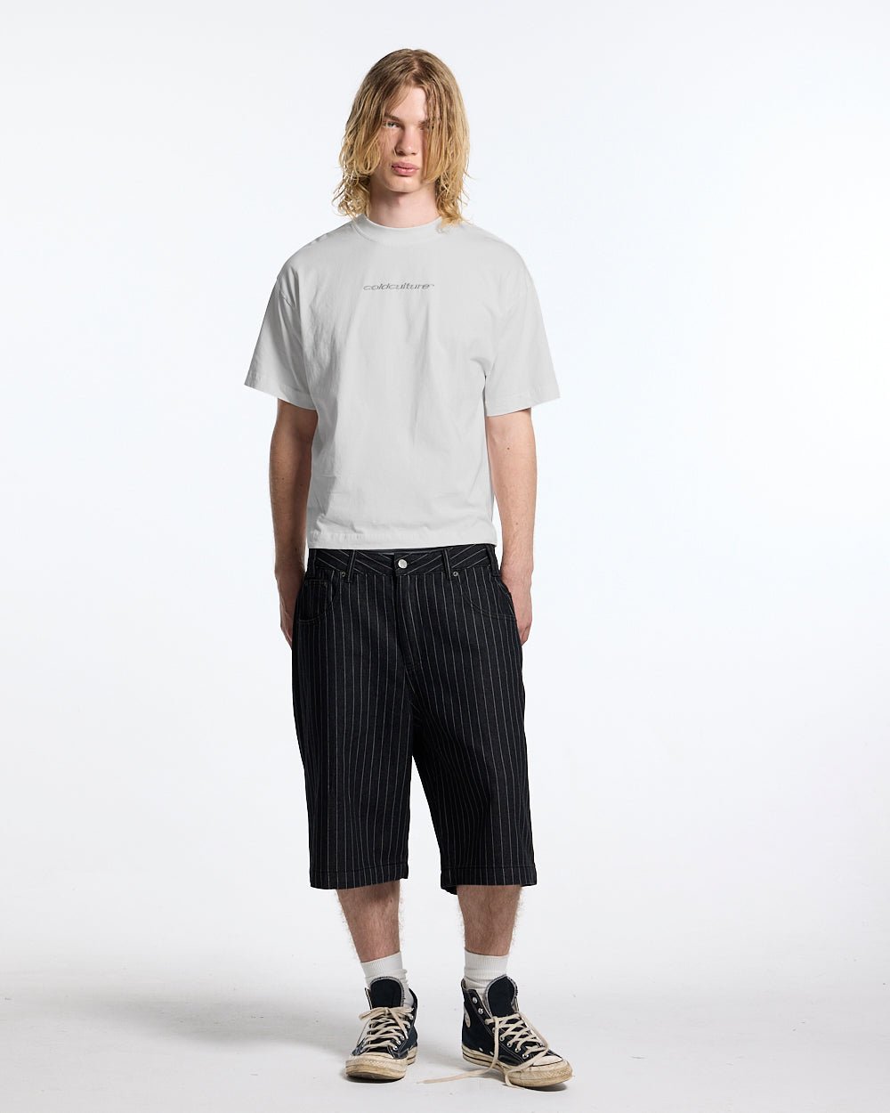 DISTRESS CURVED TEE WHITE - white boxy tee, front view on male model - Cold Culture #man