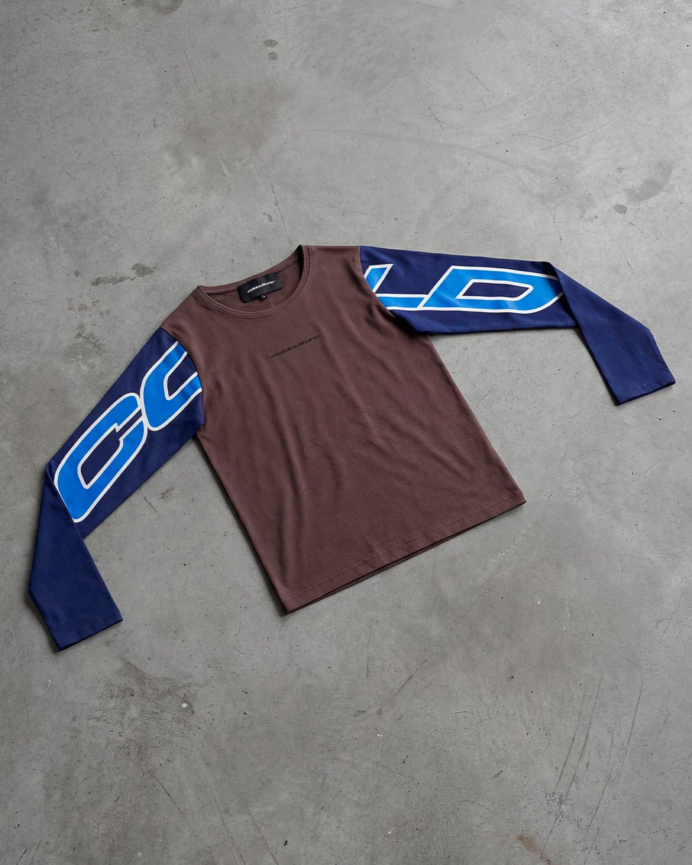 EXTENDED LONGSLEEVE GREY - brown colorblock longsleeve tee, flat lay - Cold Culture