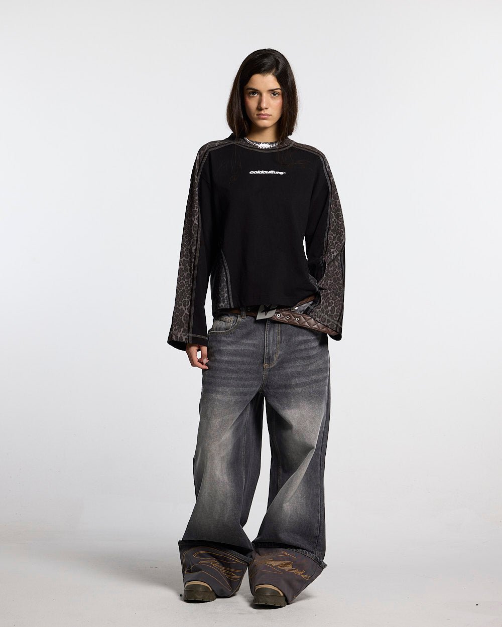 FOLDED V3 PANTS DARK GREY DENIM - dark grey washed denim pants, front view on female model - Cold Culture #woman