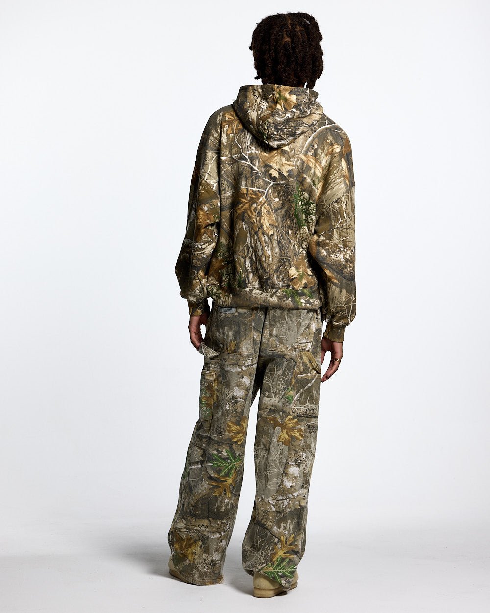 HOODIE REALTREE EDGE - camo oversized hoodie, back view on male model - Cold Culture #man