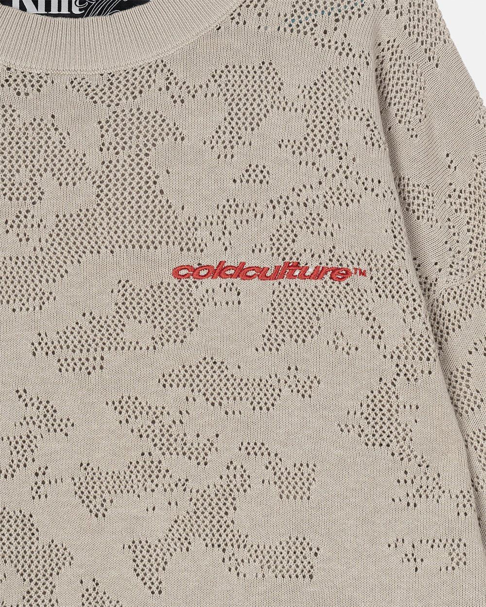 HURRACAINE LONGSLEEVE KNIT BEIGE - beige camo knit sweater, detail close-up - Cold Culture