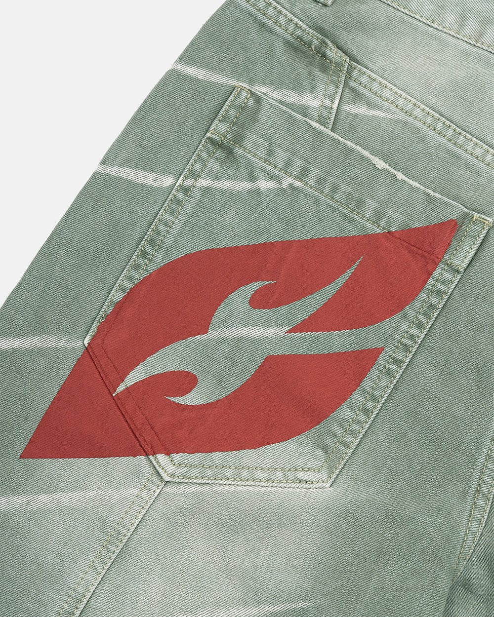 MUSIC RYTHIM SHORTS GREEN - green washed denim shorts, detail close-up - Cold Culture