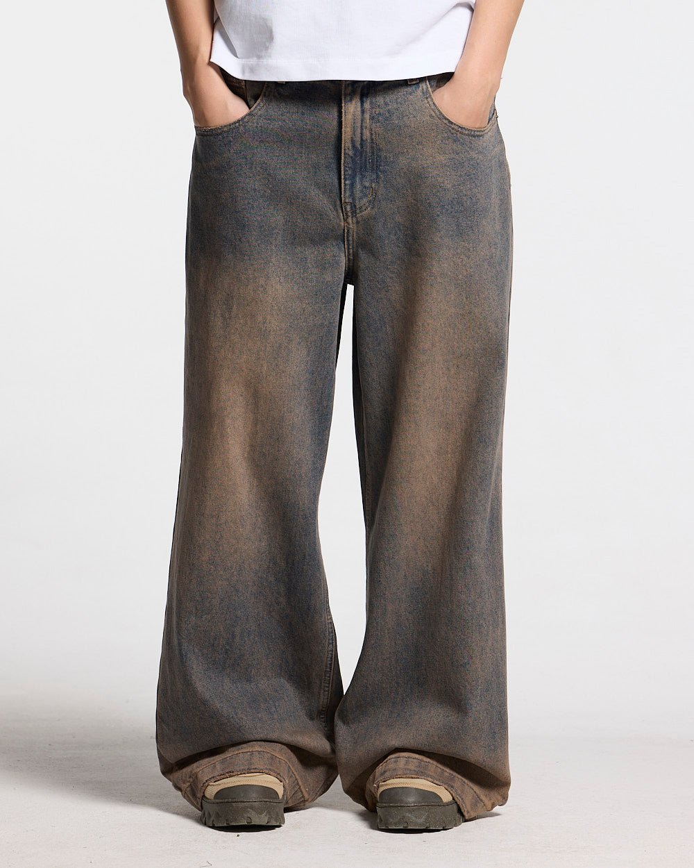 NUMBER 5 V3 DENIM PANTS DARK BLUE - dark blue washed denim pants, front view on female model - Cold Culture #woman