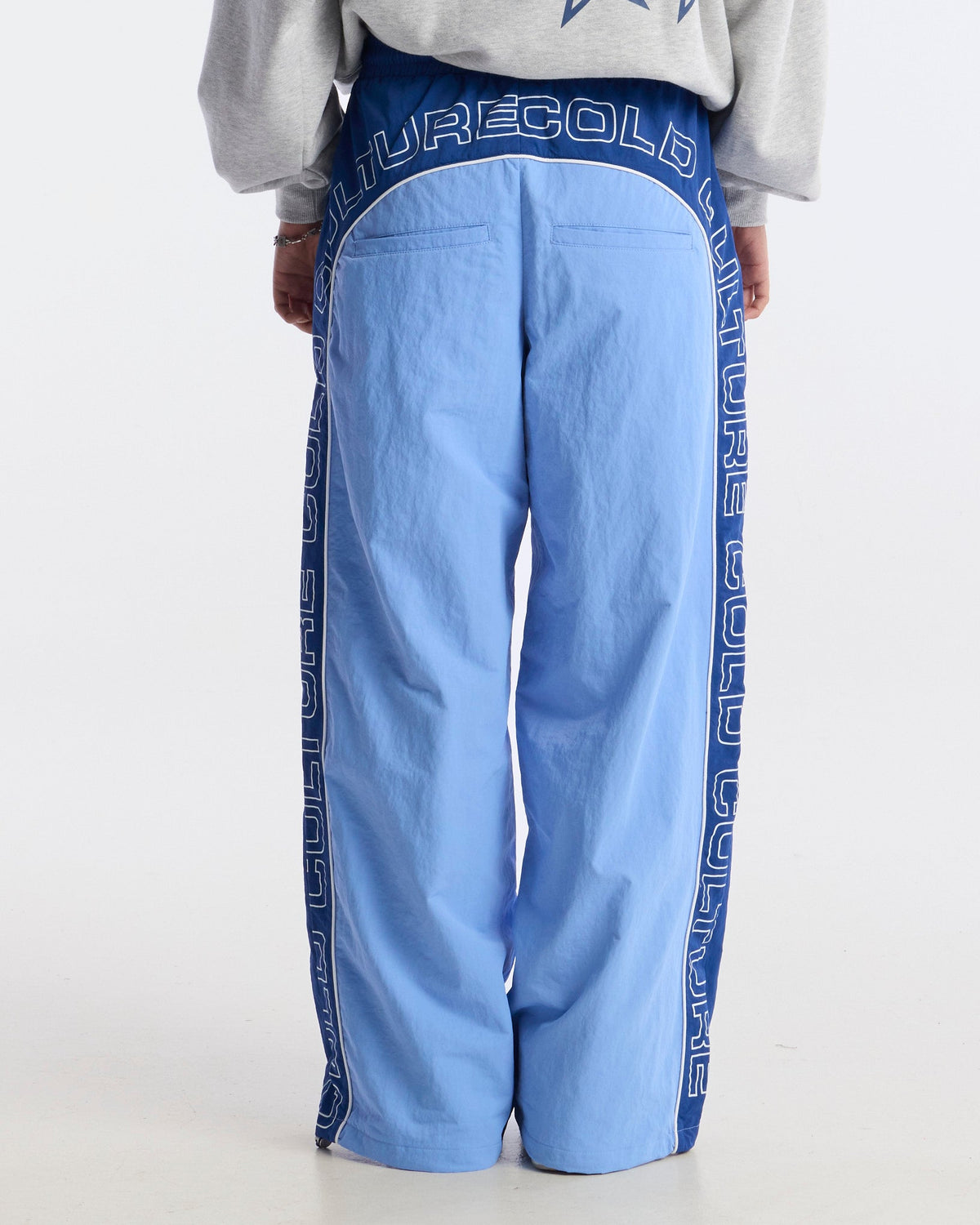 OVERCUT SWEATPANTS BLUE - Cold Culture