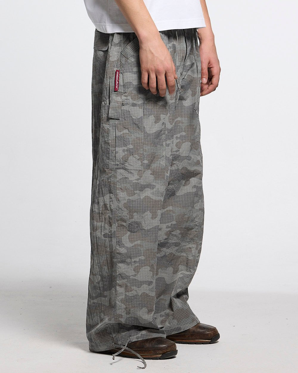 RESERVED CARGO PANTS CAMO - grey camo cargo pants, side view - Cold Culture