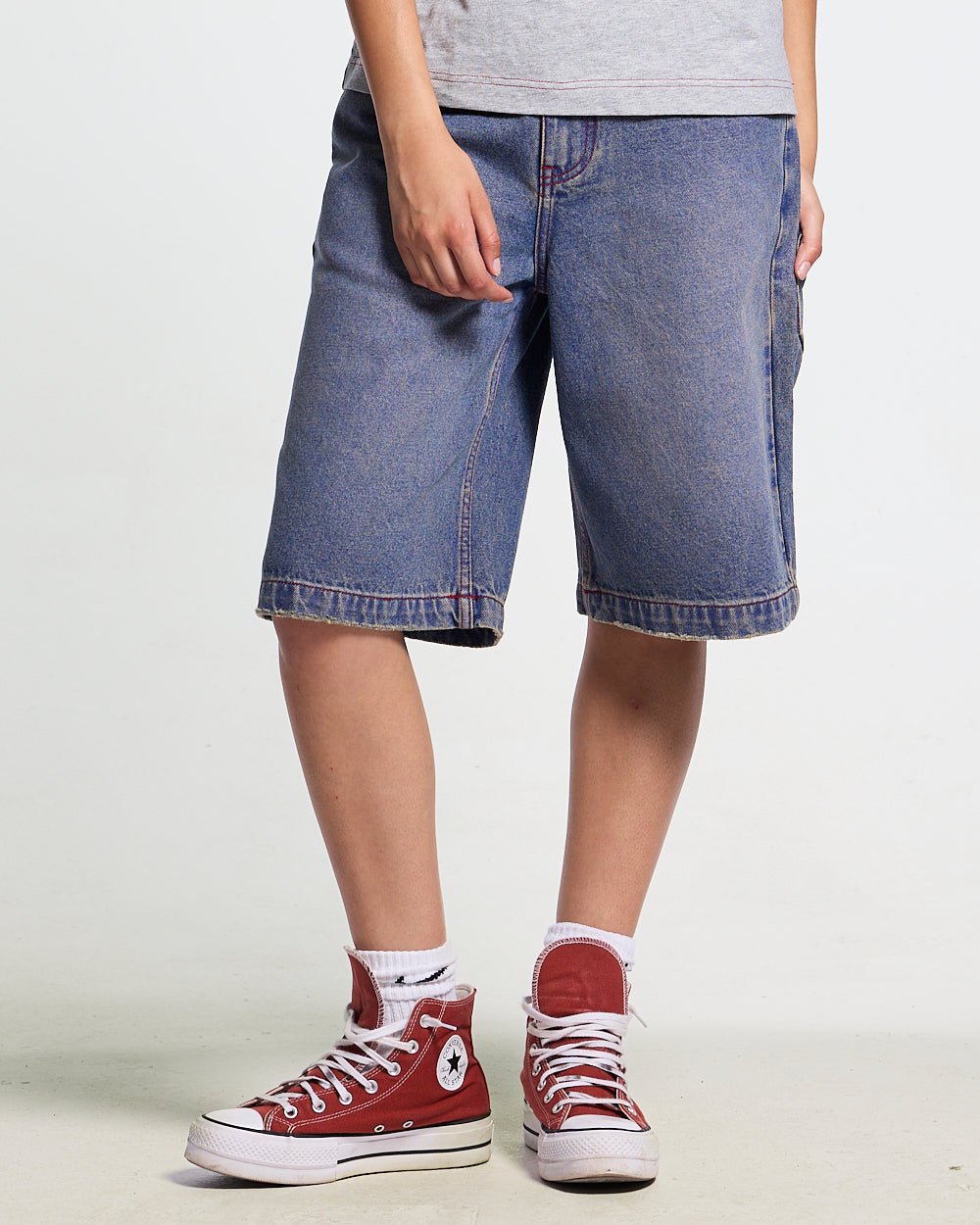 REVIVAL V2 SHORTS MEDIUM DENIM - blue washed denim shorts, front view on female model - Cold Culture #woman
