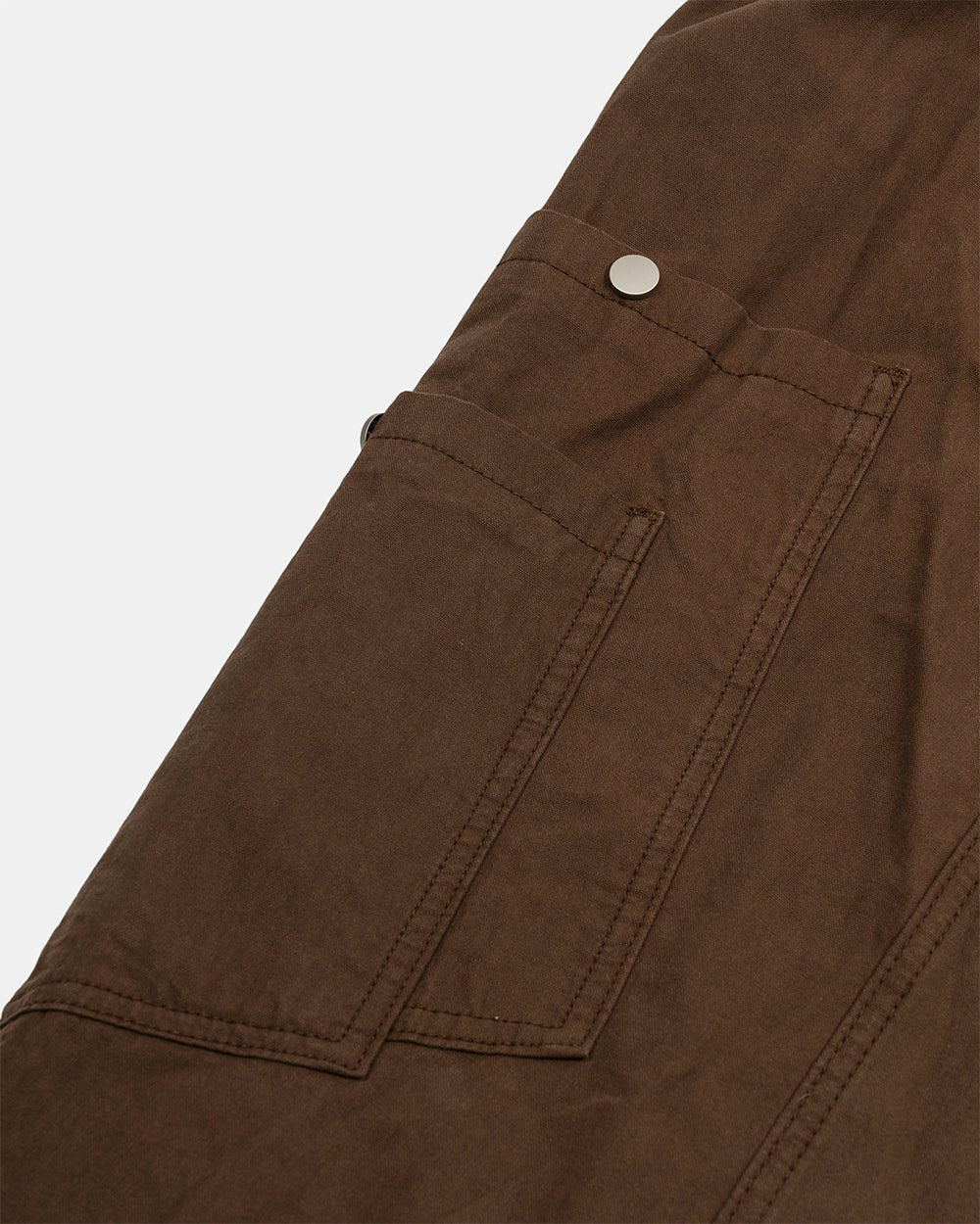 SOLID CARGO PANTS BROWN - brown cargo pants, detail close-up - Cold Culture