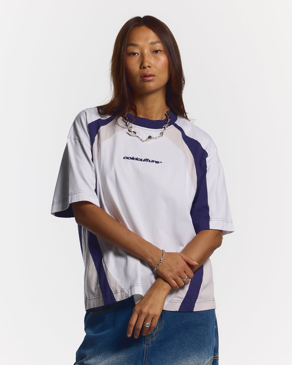 SPEED SPOKE TEE BLUE - navy and white panelled tee, front view on female model - Cold Culture #woman