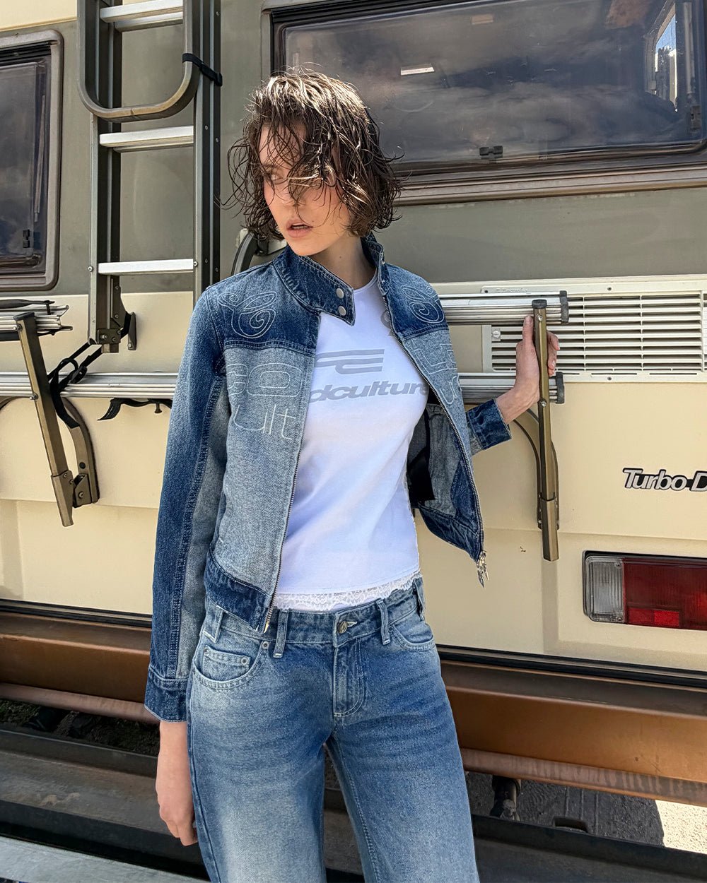 SPLIT ZIP JACKET BLUE - blue denim zip jacket, street style shot - Cold Culture #woman