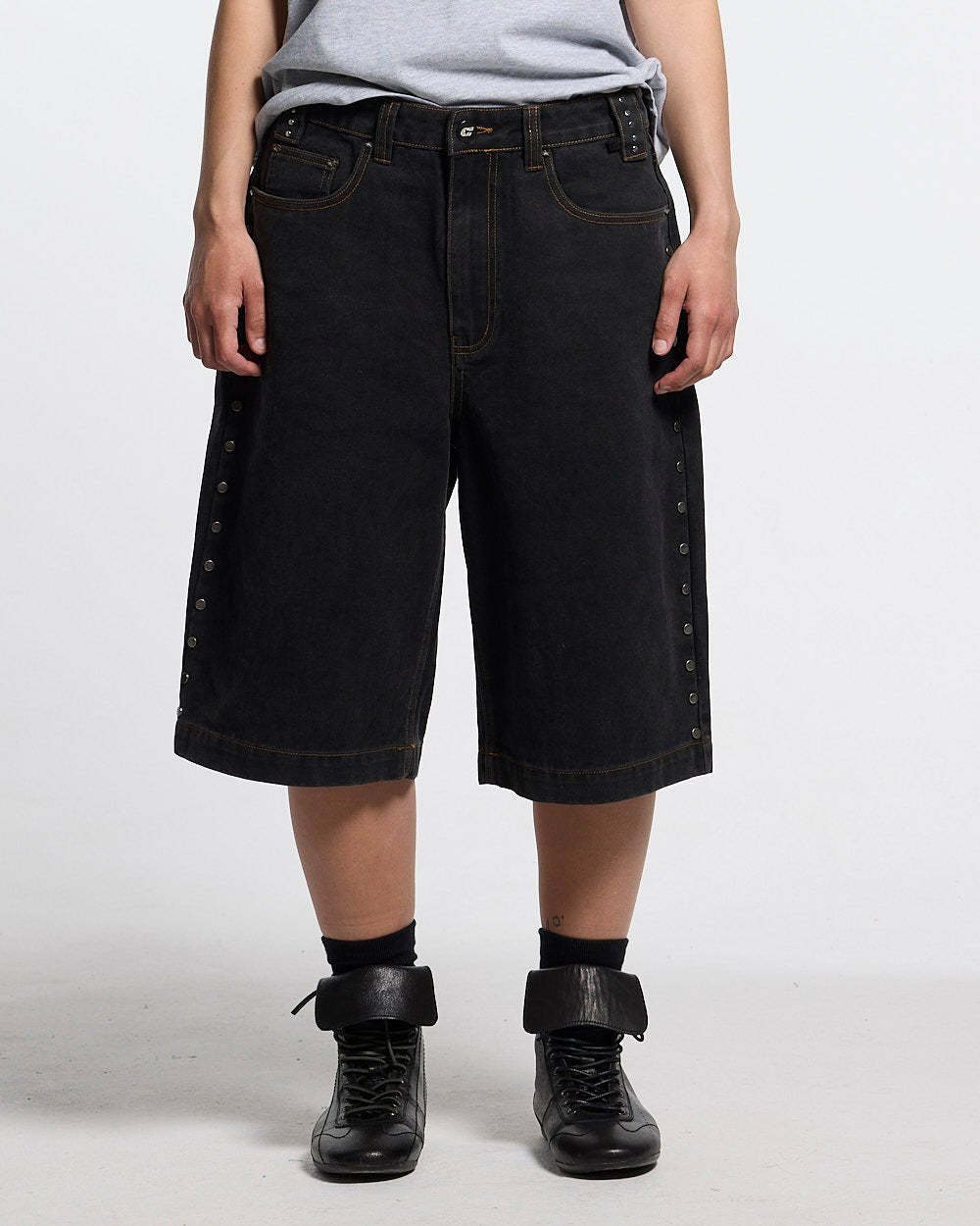 STUDS SHORT BLACK - black studded denim shorts, worn detail - Cold Culture