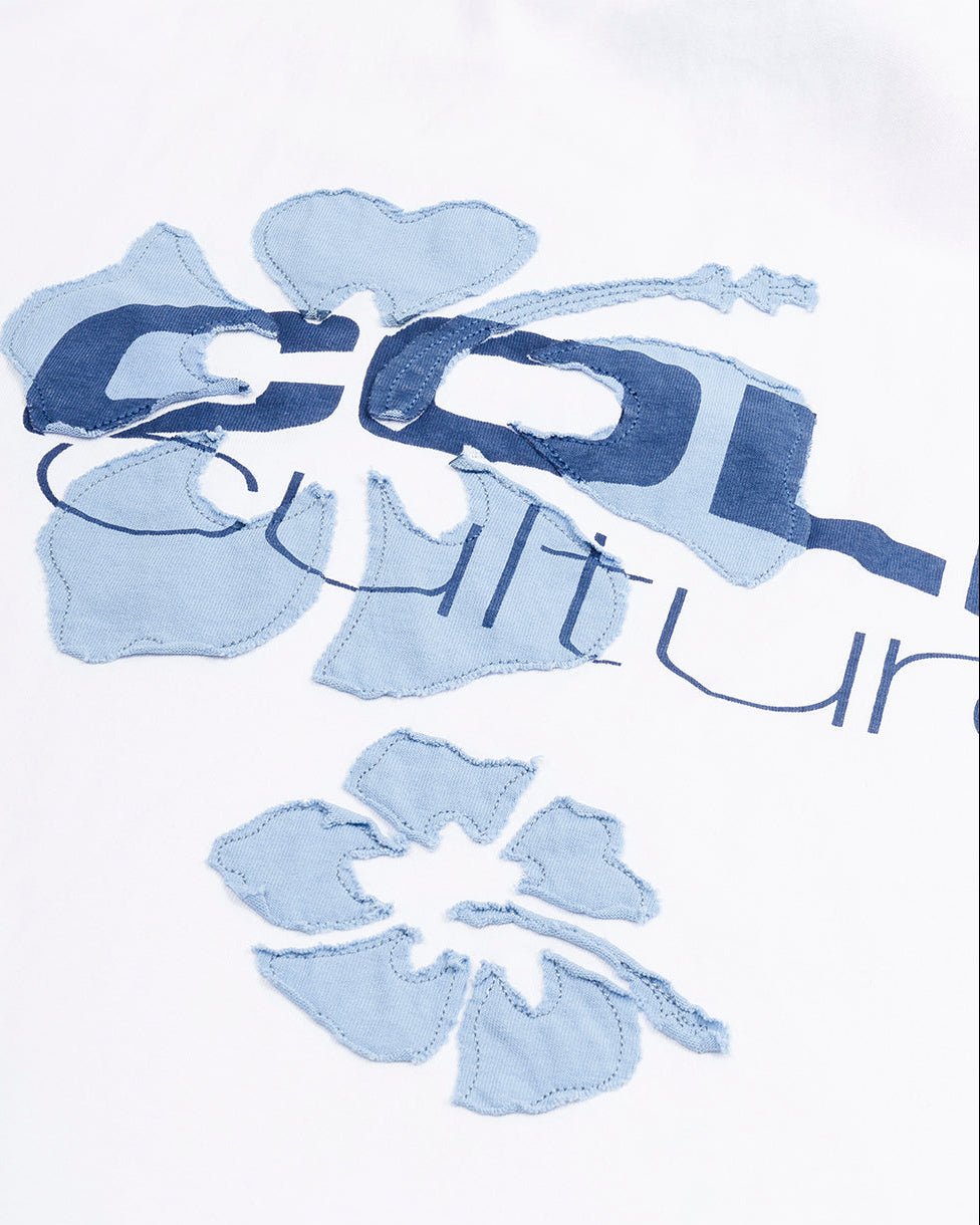 TROPICAL FEVER TEE WHITE - white hibiscus print tee, detail close-up - Cold Culture