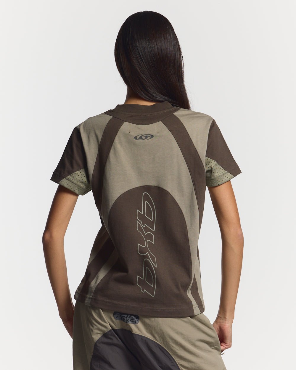 TURBO TEE KHAKI GREEN - khaki green paneled tee, back view on female model - Cold Culture #woman
