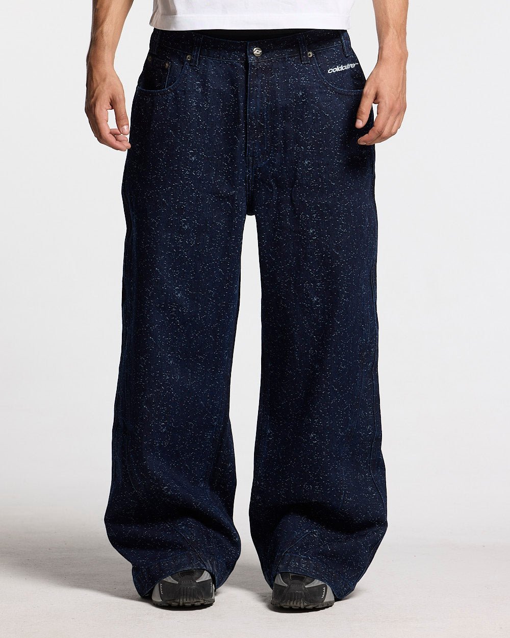TWISTED JEANS V3 BLACK - dark navy baggy jeans, front view on male model - Cold Culture