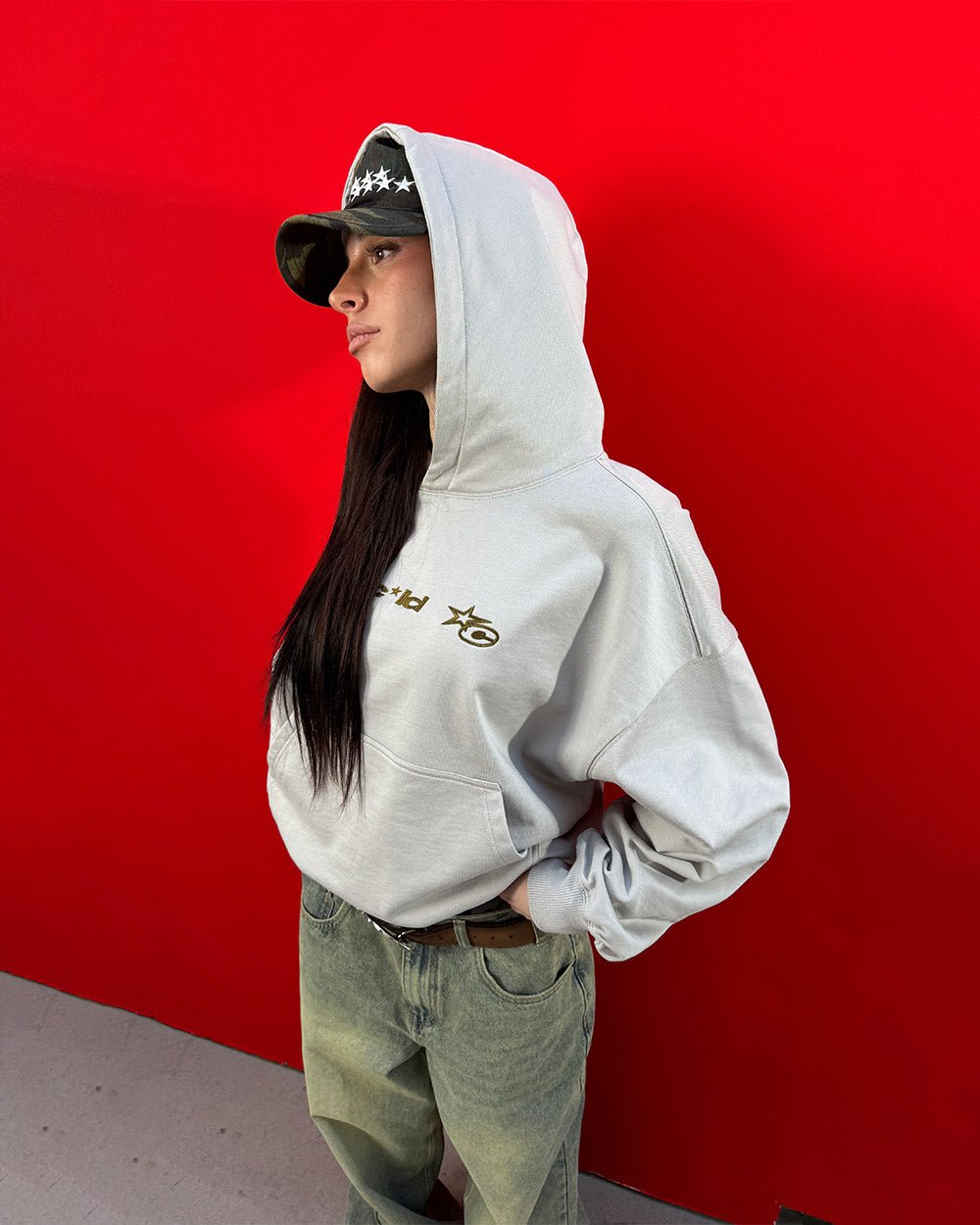 VERTICAL HOODIE LIGHT GREY - light grey oversized hoodie, street style shot - Cold Culture #woman