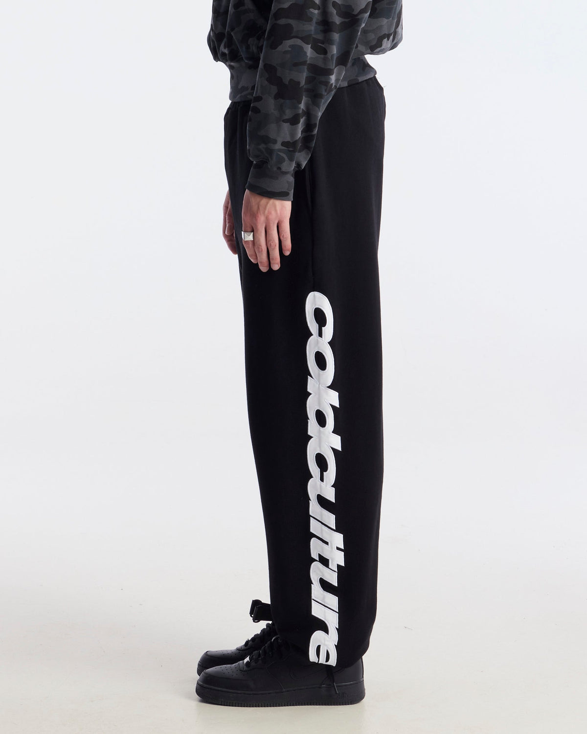 VERTICAL SWEATPANTS BLACK - Cold Culture