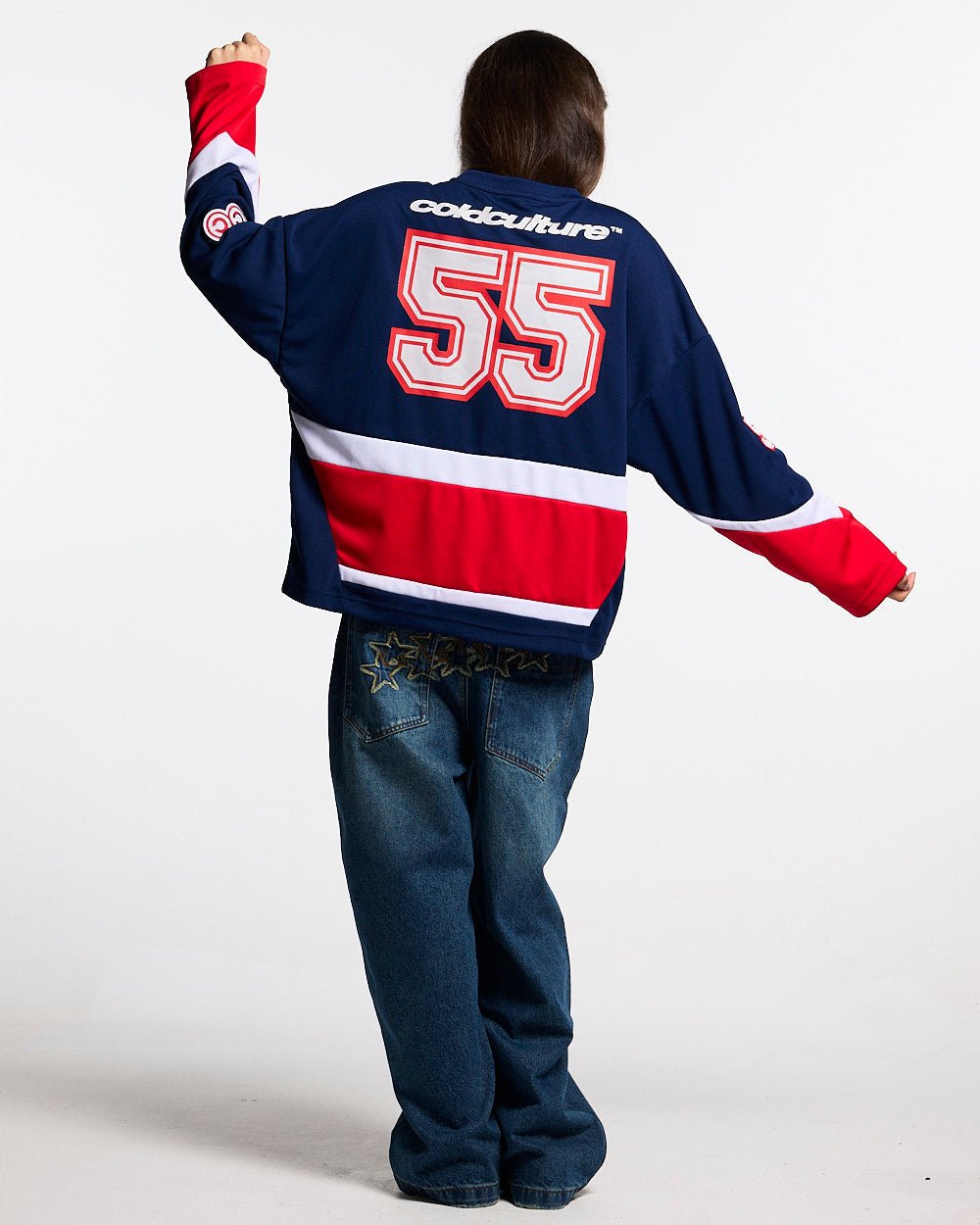 55 VIRAL LONGSLEEVE BLUE - navy and red longsleeve jersey, back view on female model - Cold Culture #woman
