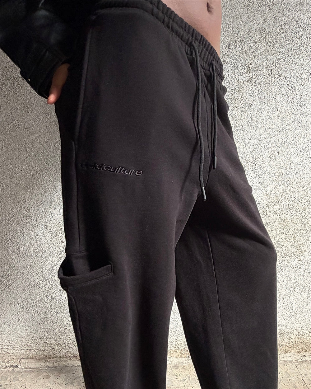 DISTRESS SWEATPANTS BLACK