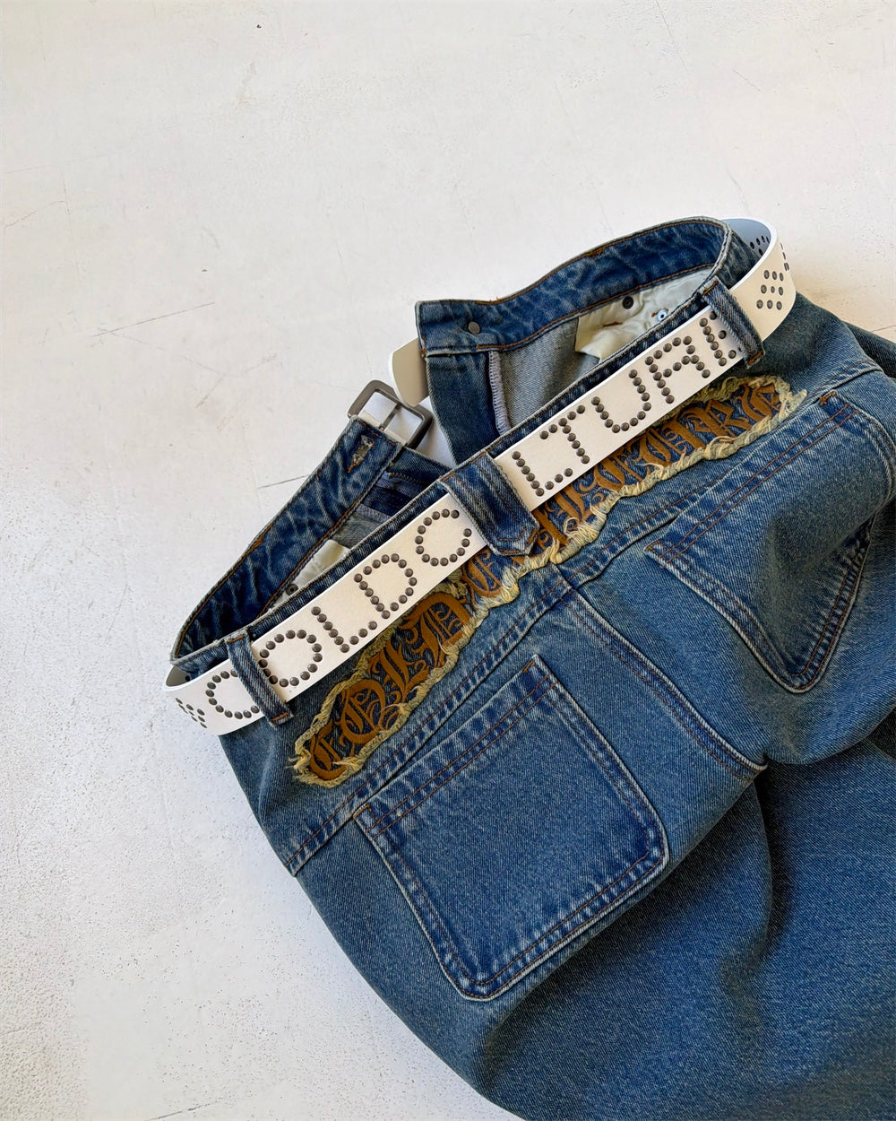 SPIKES BELT WHITE