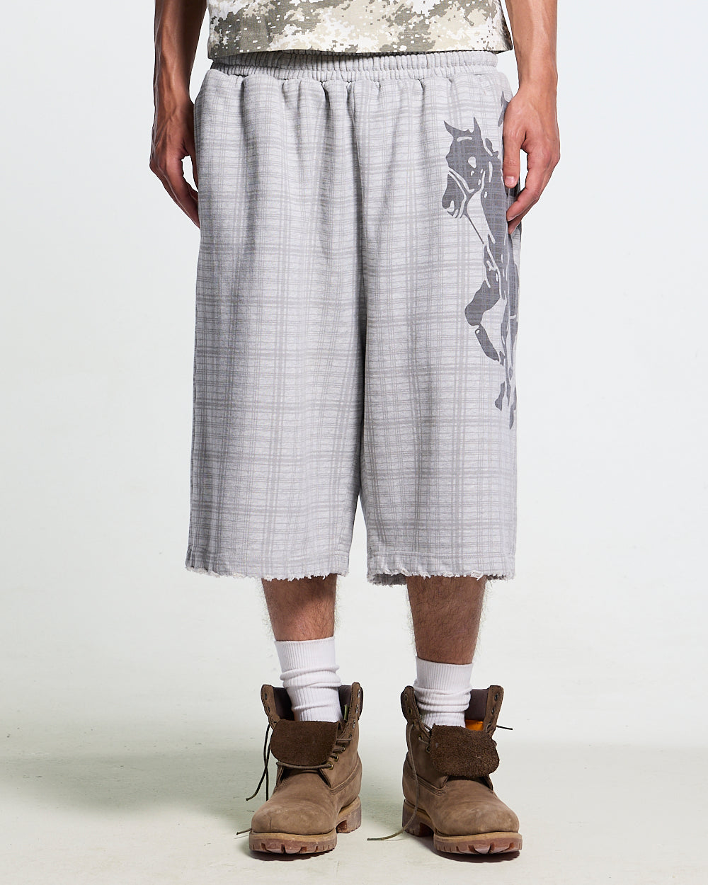 NOVEL SHORT SWEATPANTS GREY - grey plaid sweat shorts, worn detail - Cold Culture