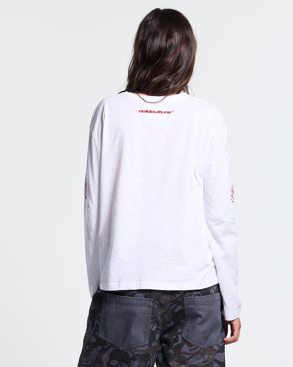 LA PARA LONGSLEEVE WHITE - white graphic print longsleeve tee, back view on female model - Cold Culture #woman