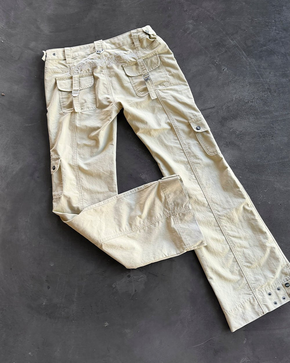 ARMY SCRIPT PANTS MILITARY GREEN - military green cargo pants, flat lay - Cold Culture