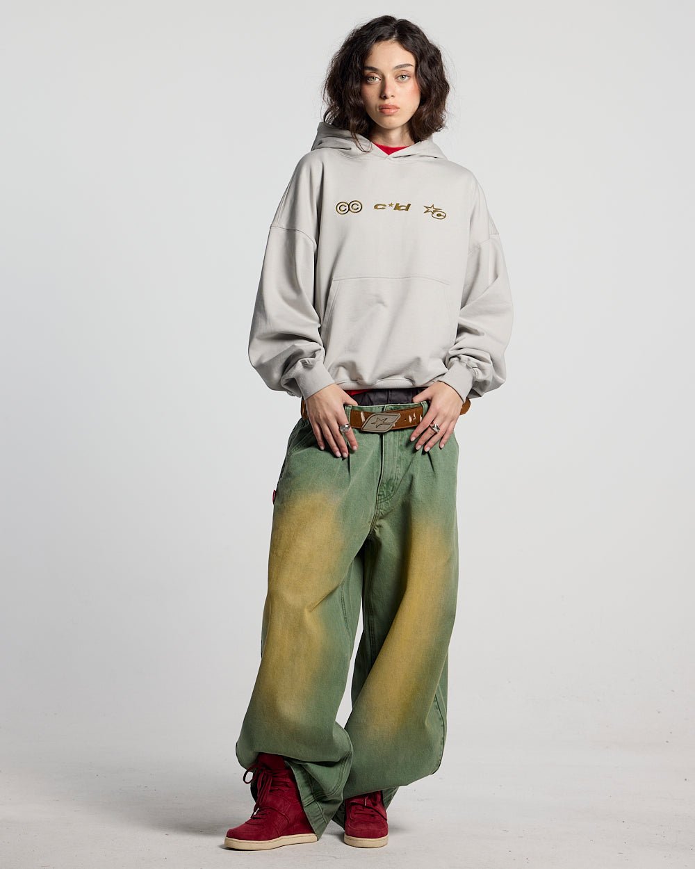BARREL V4 PANTS GREEN - green washed barrel pants, front view on female model - Cold Culture #woman