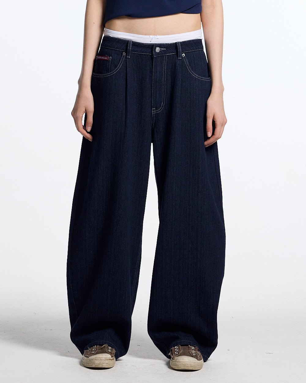 BINGO V4 PANTS BLACK - black denim pants with contrast stitching, front view on female model - Cold Culture #woman
