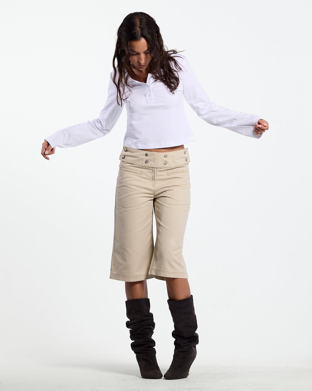 BREEZY LONGSLEEVE TEE WHITE - white henley longsleeve tee, front view on female model - Cold Culture #woman