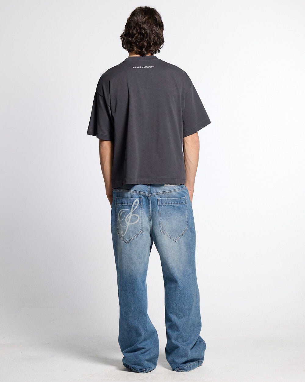 BULLDOG TEE DARK GREY - dark grey bulldog print tee, back view on male model - Cold Culture #man