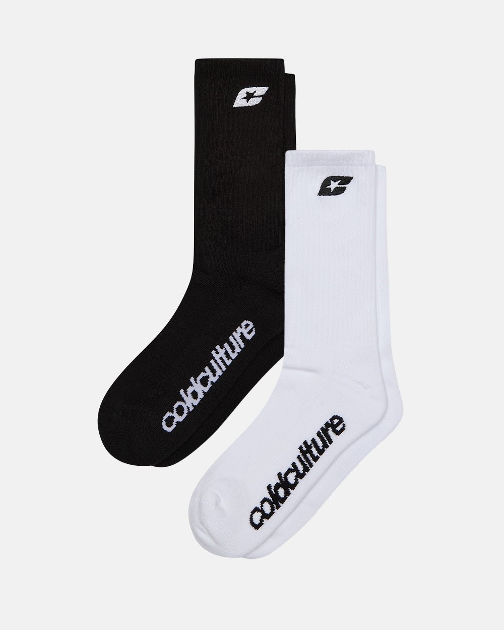 C SOCKS PACK WHITE & BLACK - white and black crew socks, flat lay with matching pieces - Cold Culture #packshot