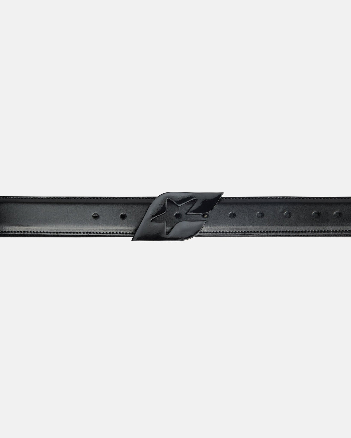 C STAR LEATHER  BELT BLACK - black leather belt, detail close-up - Cold Culture