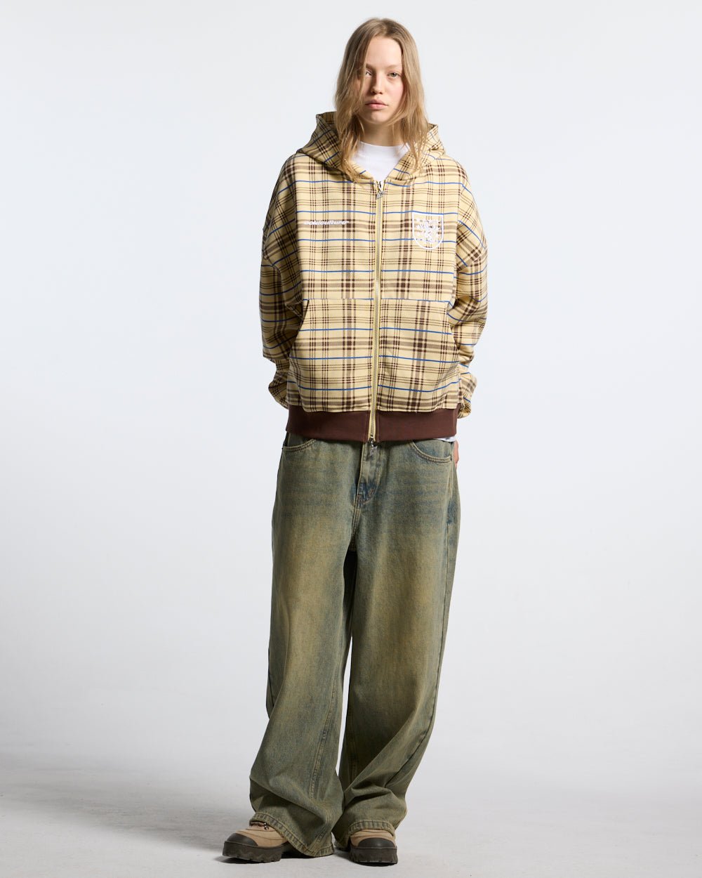 C V2 PANTS DIRTY LIGHT DENIM - light wash baggy denim pants, front view on female model - Cold Culture #woman