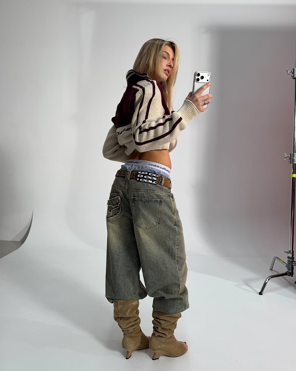 C V2 PANTS DIRTY LIGHT DENIM - light wash baggy denim pants, street style shot - Cold Culture #woman