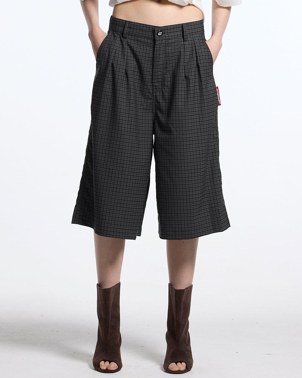 CHECK PARACHUTE JORT DARK GREY - dark grey check shorts, front view on female model - Cold Culture #woman