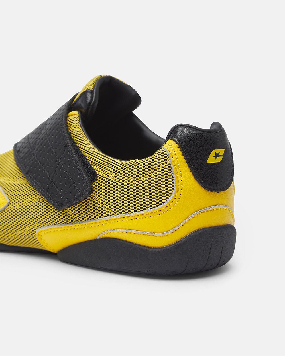 COLD HOOK SNEAKER YELLOW - yellow velcro strap sneakers, detail close-up - Cold Culture