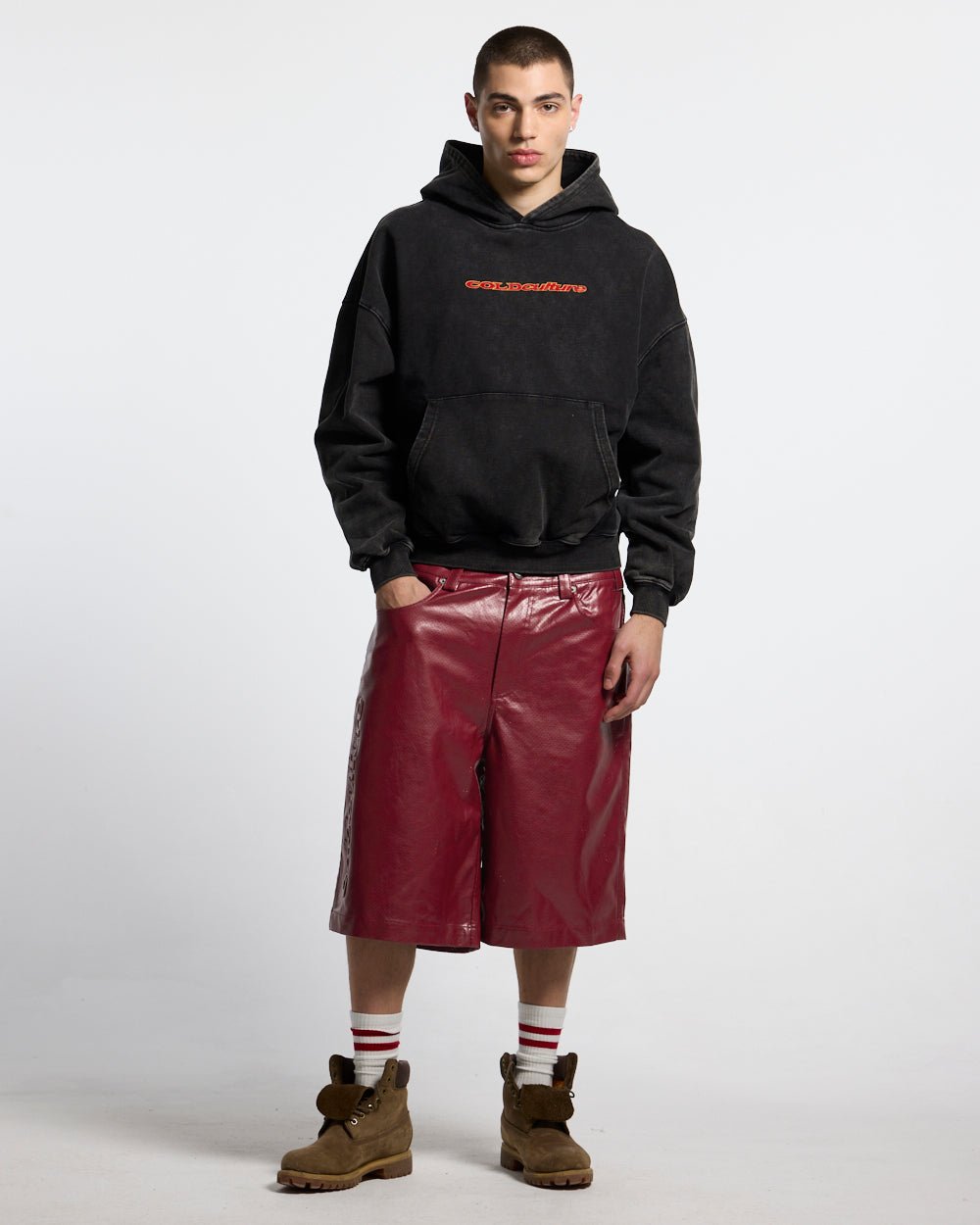 COLD´S GYM HOODIE BLACK - washed black hoodie, front view on male model - Cold Culture #man