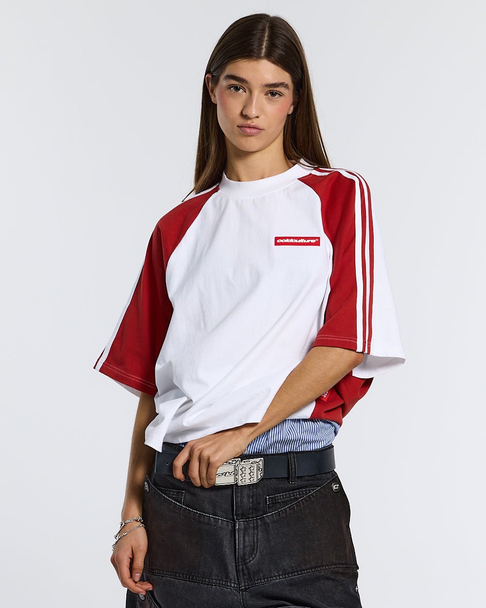 COMBO TEE WHITE/RED - white and red raglan tee, front view on female model - Cold Culture #woman