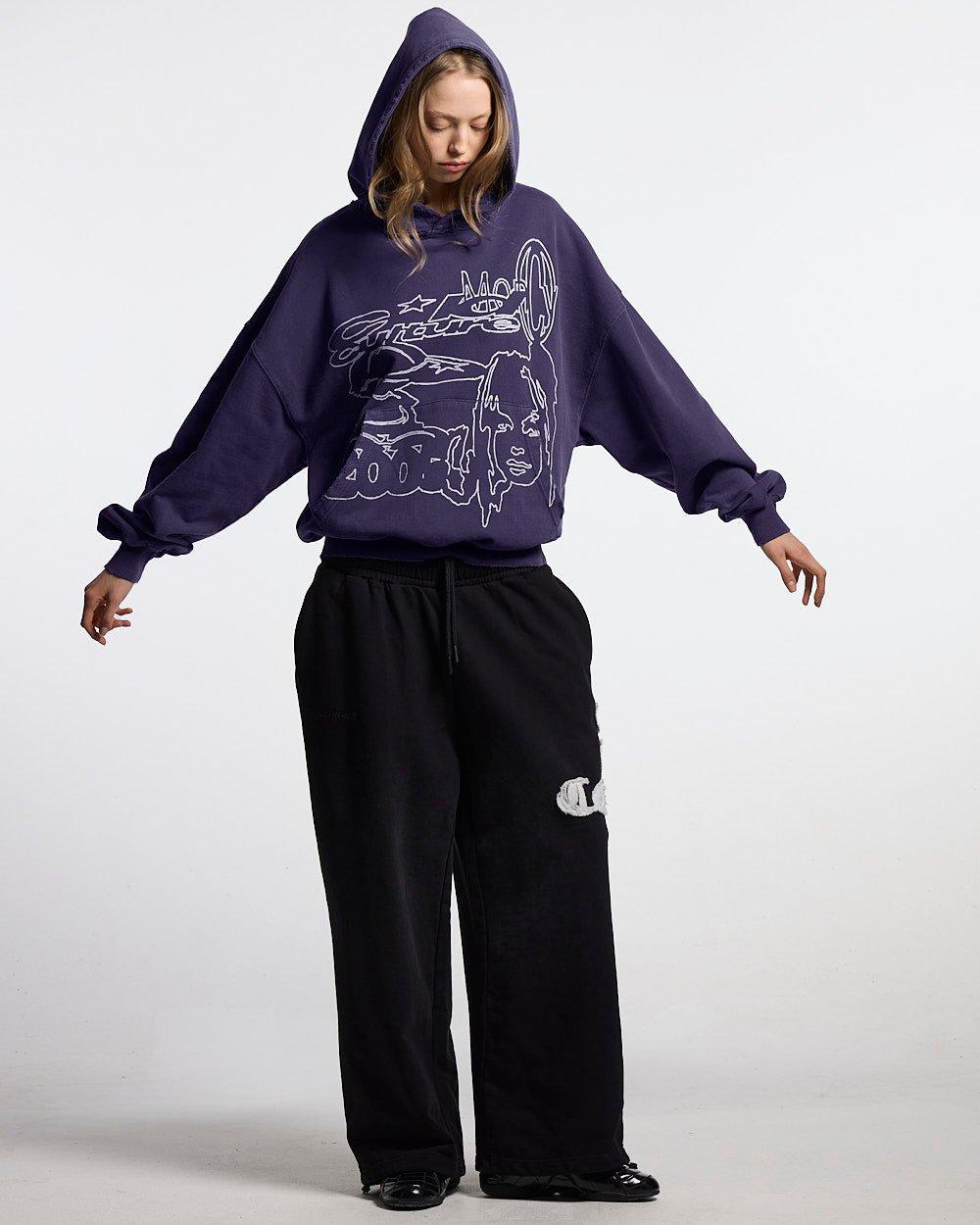 COOL CAP HOODIE MID BLUE WASHED - blue washed graphic hoodie, front view on female model - Cold Culture #woman